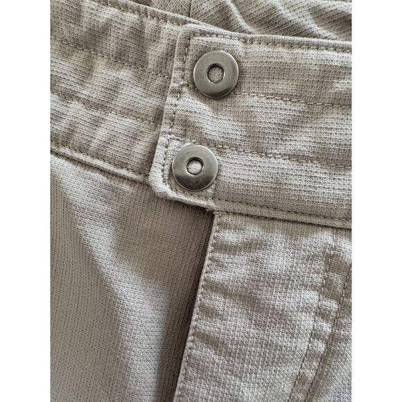 Columbia Women’s Titanium Shorts Beige Size 16.5 Waist × 15″ Length | Excellent - Picture 5 of 5